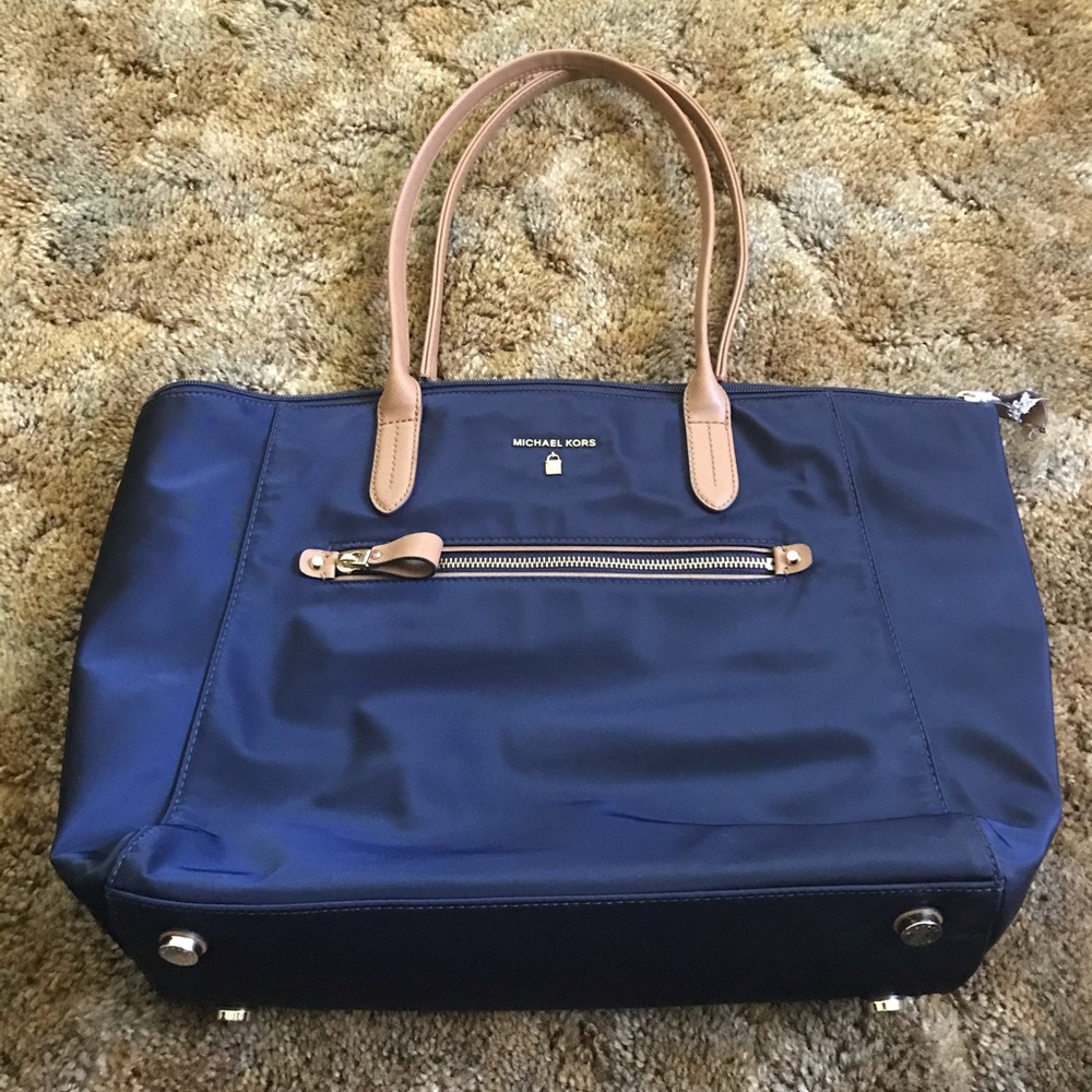 Micheal Kors Purse